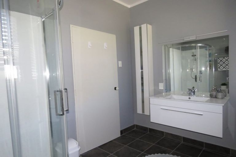 Photo of property in 22 Queen Street, Westport, 7825