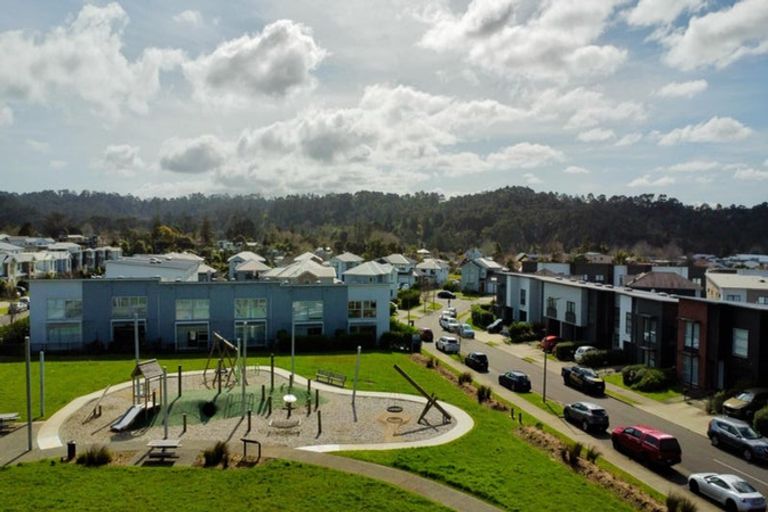 Photo of property in 64 Mettam Drive, Swanson, Auckland, 0614