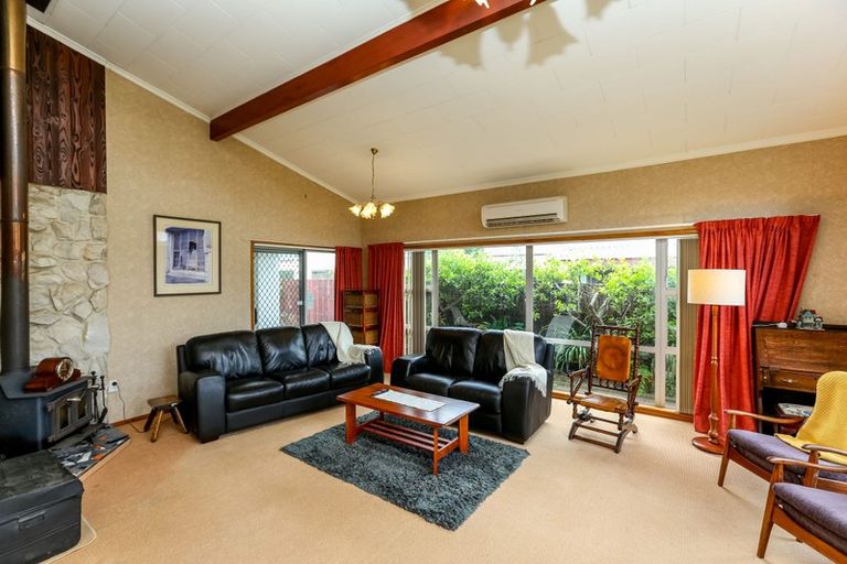 Photo of property in 7 Park Lane, Waitara, 4320