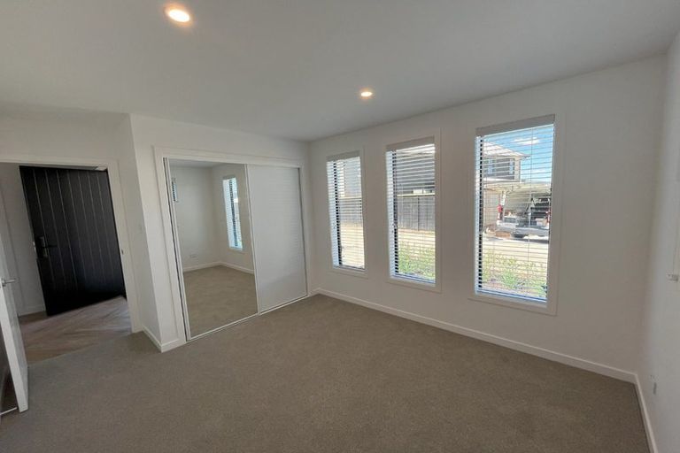 Photo of property in 25 Kenehi Road, Karaka, 2124