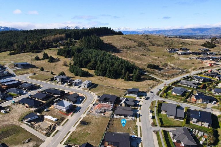 Photo of property in 66 Kirimoko Crescent, Wanaka, 9305