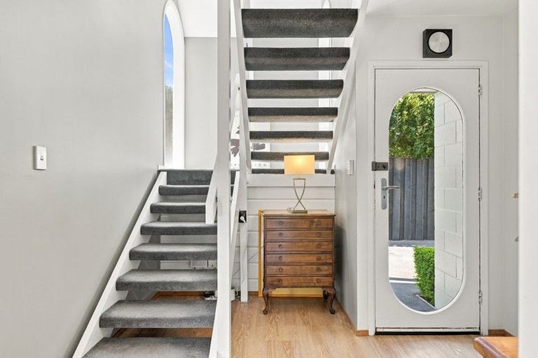 Photo of property in 76b Memorial Avenue, Ilam, Christchurch, 8053