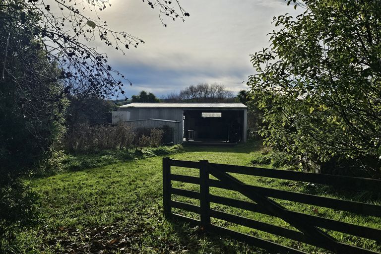 Photo of property in 27 Ryley Street, Owaka, 9535
