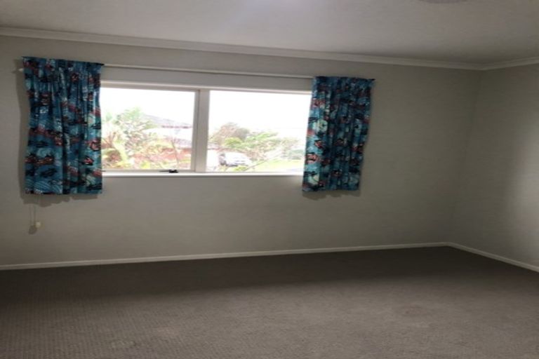 Photo of property in 8 Fergy Crescent, Wattle Downs, Auckland, 2103