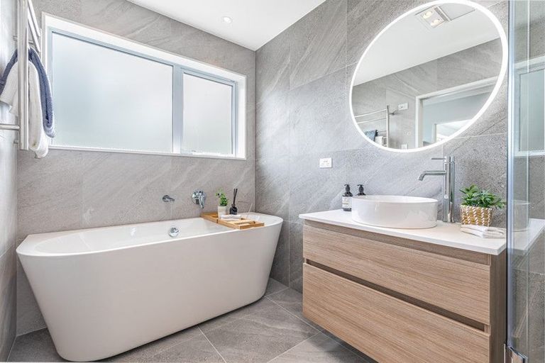 Photo of property in 123c Forrest Hill Road, Forrest Hill, Auckland, 0620