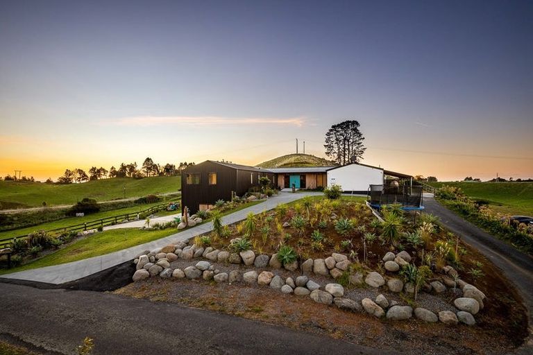 Photo of property in 527 Frankley Road, Hurworth, New Plymouth, 4371