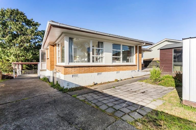 Photo of property in 22 Innismara Avenue, Wattle Downs, Auckland, 2103