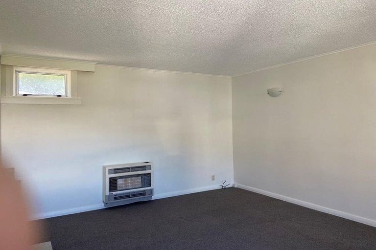 Photo of property in 39 Pirie Crescent, Moera, Lower Hutt, 5010