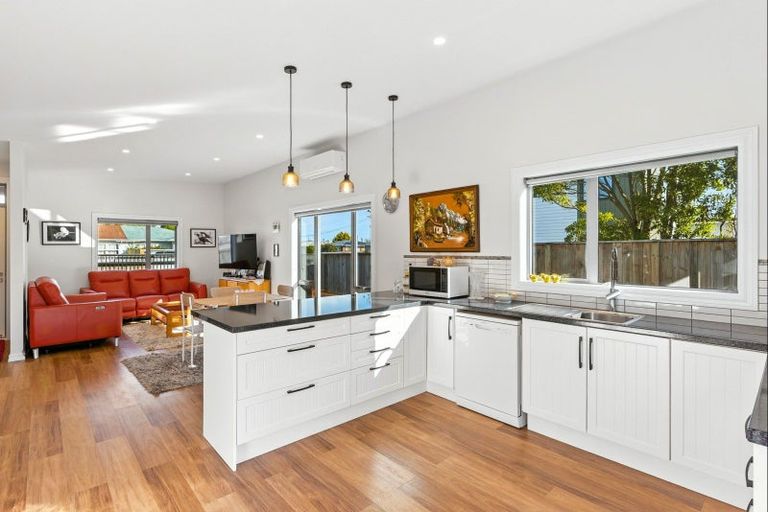 Photo of property in 37 Liverpool Street, Levin, 5510