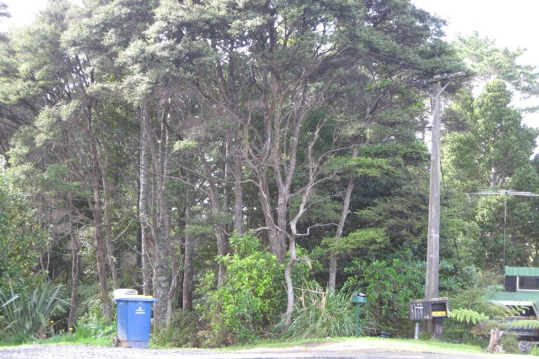 Photo of property in 13 Staley Road, Parau, Auckland, 0604