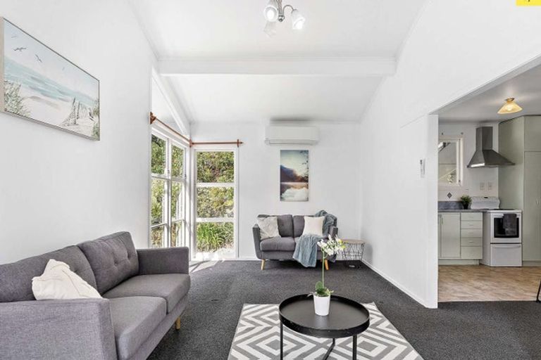 Photo of property in 38 D'oyly Drive, Stanmore Bay, Whangaparaoa, 0932