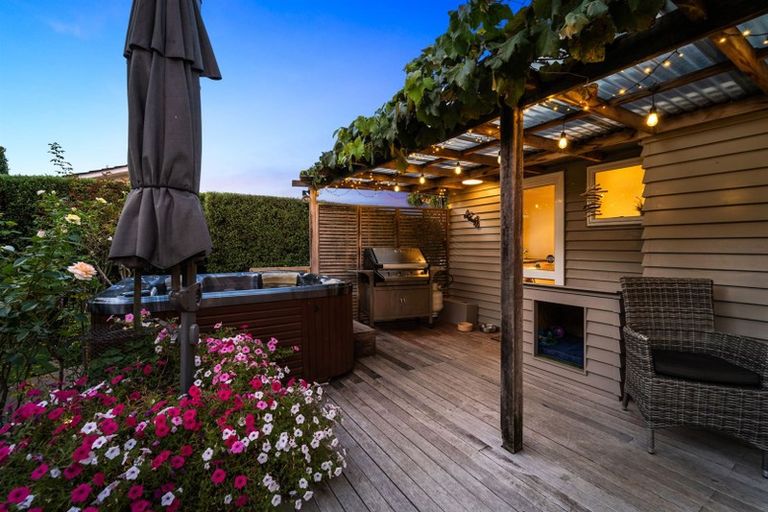 Photo of property in 10 Seine Road, Forrest Hill, Auckland, 0620