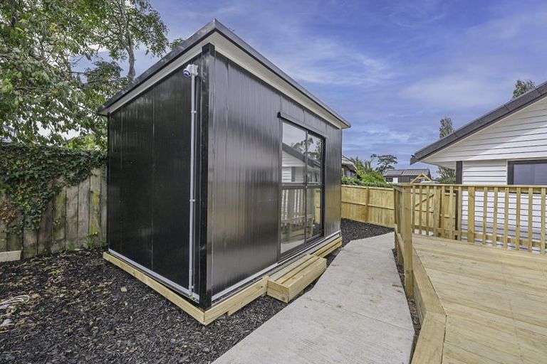 Photo of property in 17 Lane Road, Weymouth, Auckland, 2103