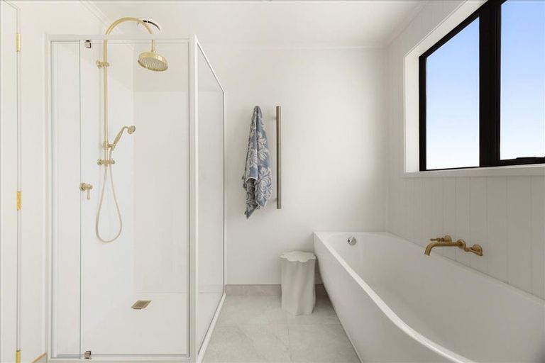 Photo of property in 106 Moffat Road, Bethlehem, Tauranga, 3110