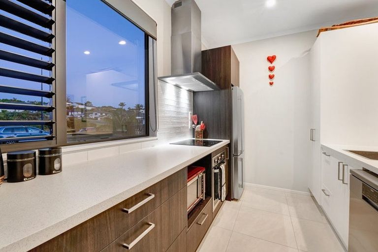 Photo of property in 11 Cambie Avenue, Red Beach, 0932