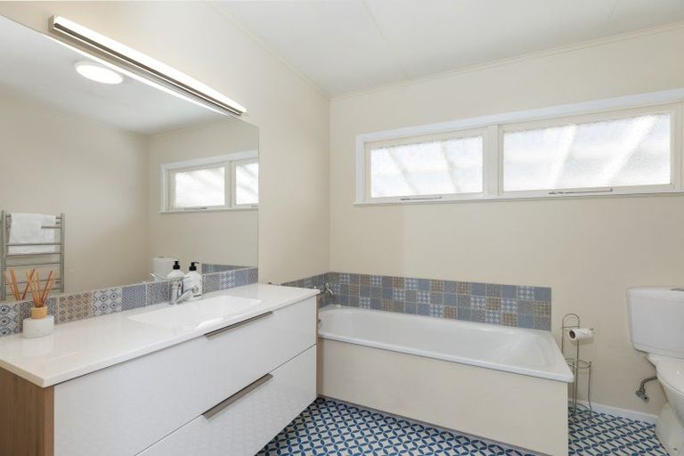 Photo of property in 7b Brougham Street, Nelson South, Nelson, 7010