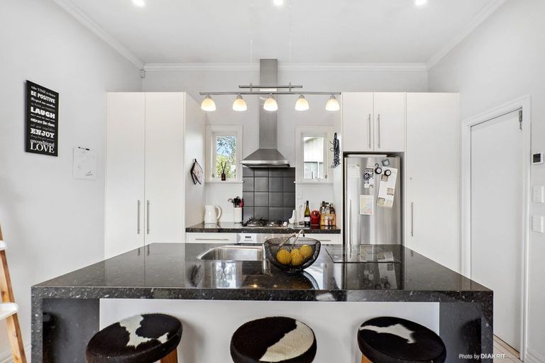 Photo of property in 25 Daniel Street, Martinborough, 5711