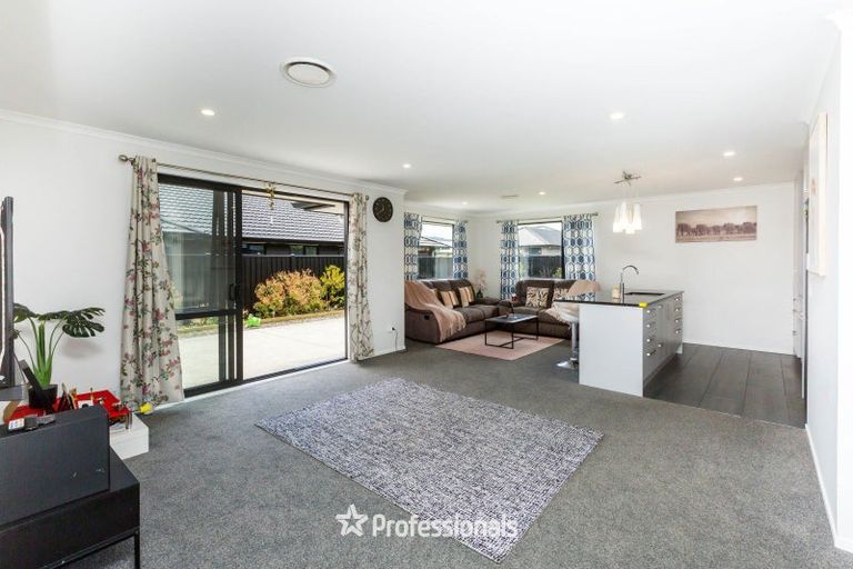Photo of property in 115 Mawai Hakona Drive, Wallaceville, Upper Hutt, 5018
