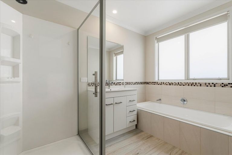 Photo of property in 16 Vantage Place, Omokoroa, 3114