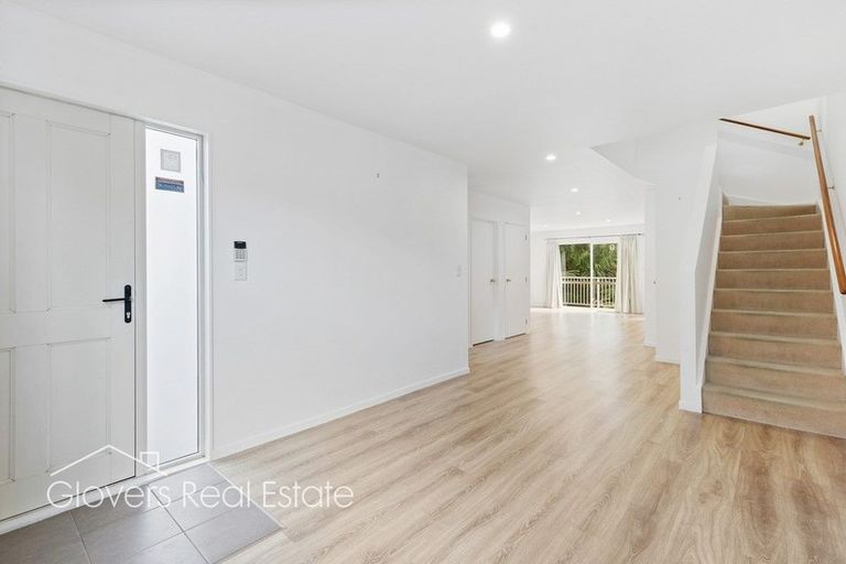 Photo of property in 2/18 Wattle Street, New Lynn, Auckland, 0600