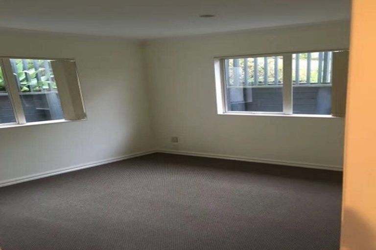 Photo of property in 14 Carrowmore, Pinehill, Auckland, 0632