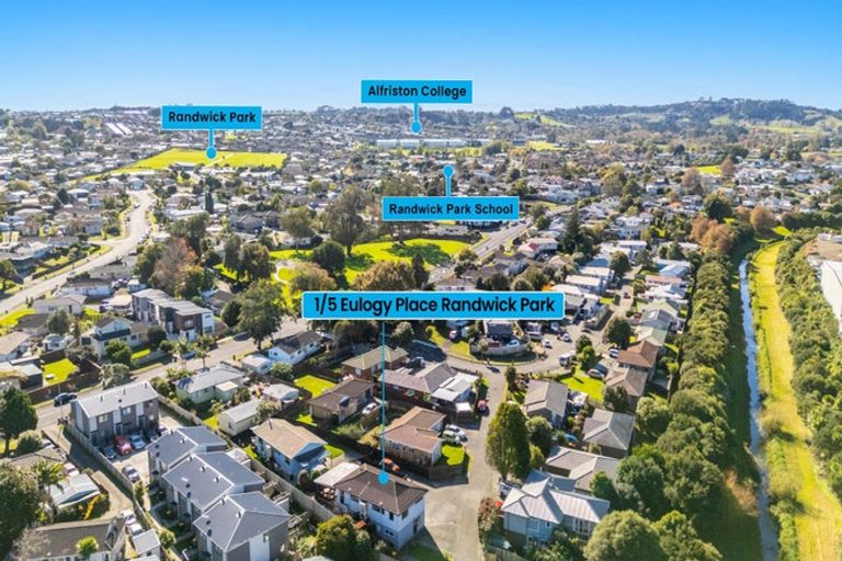 Photo of property in 1/5 Eulogy Place, Randwick Park, Auckland, 2105