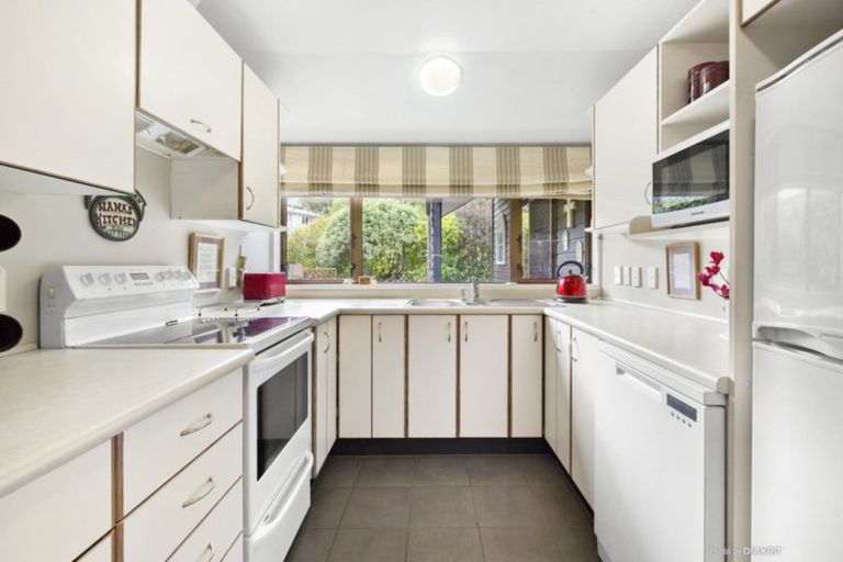 Photo of property in 8 Burma Road, Khandallah, Wellington, 6035