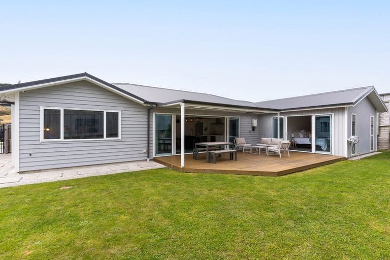 Photo of property in 119 Melksham Drive, Churton Park, Wellington, 6037