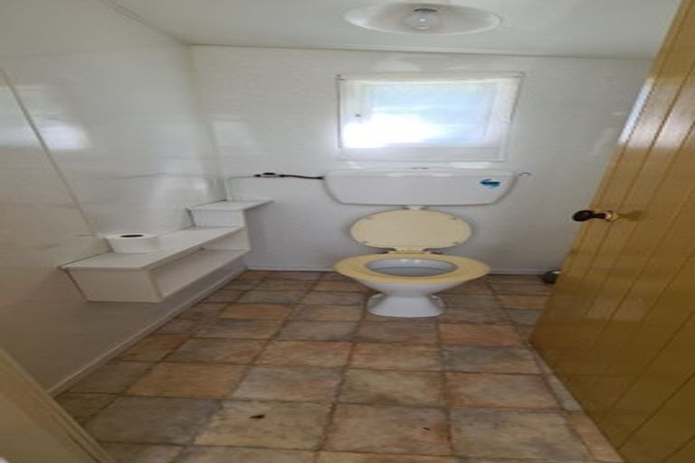 Photo of property in 76 Takapau Road, Tolaga Bay, 4077