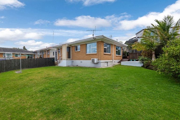 Photo of property in 5/9 Manuka Road, Bayview, Auckland, 0629
