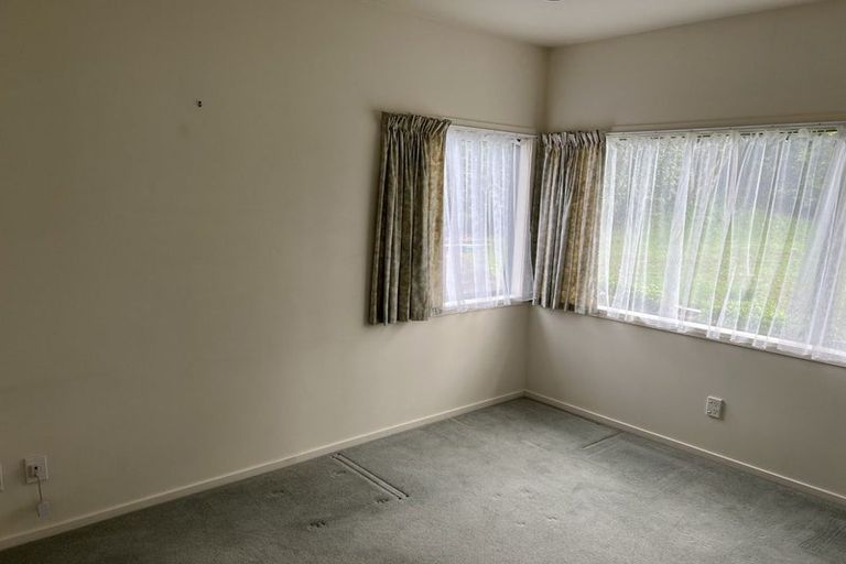 Photo of property in 40 Waimumu Road, Massey, Auckland, 0614