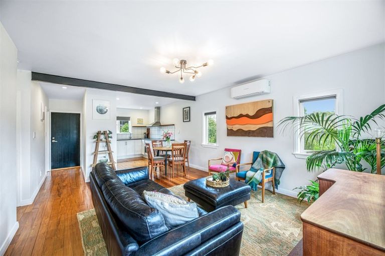 Photo of property in 18 Kamara Road, Glen Eden, Auckland, 0602