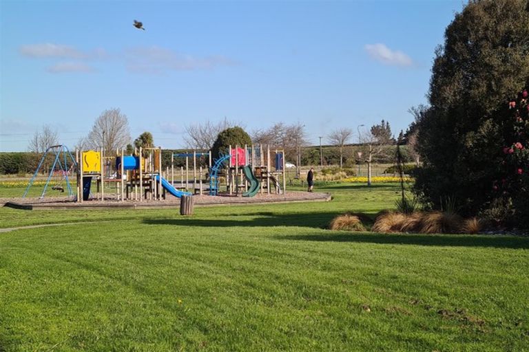 Photo of property in 10 Van Dieman Close, Templeton, Christchurch, 8042