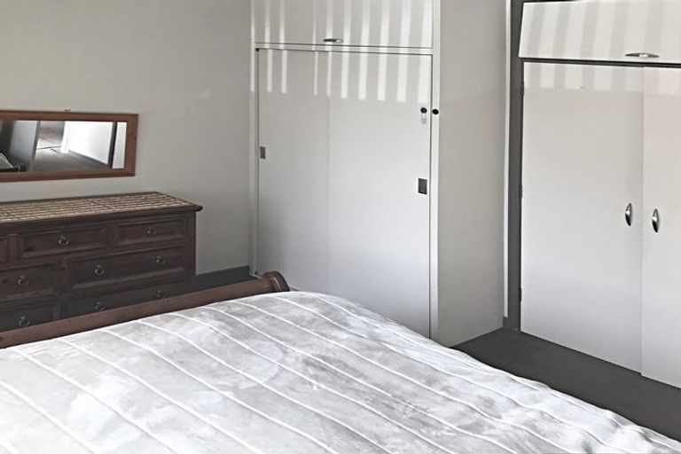 Photo of property in 2/221 Mount Smart Road, Onehunga, Auckland, 1061