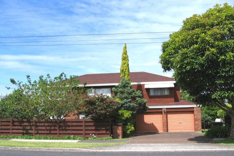 Photo of property in 2/25 Toroa Street, Torbay, Auckland, 0630