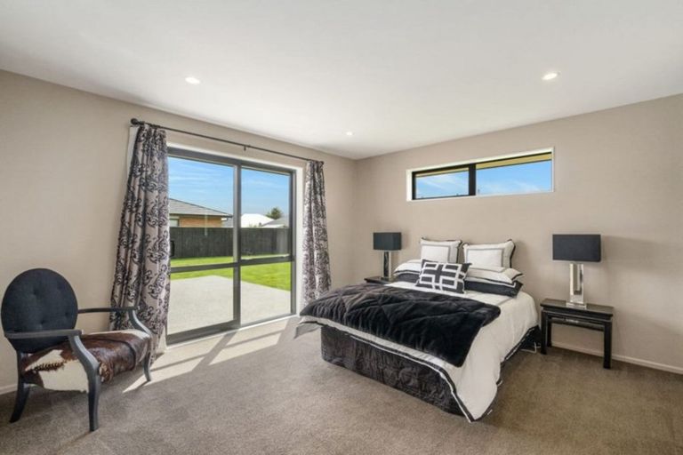 Photo of property in 2 Bellbird Place, Rolleston, 7614