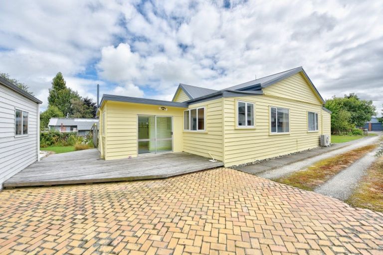 Photo of property in 26 Hunter Street, Edendale, 9825