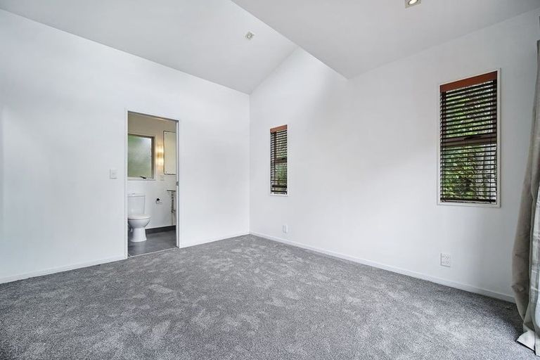 Photo of property in 109k Glengarry Road, Glen Eden, Auckland, 0602