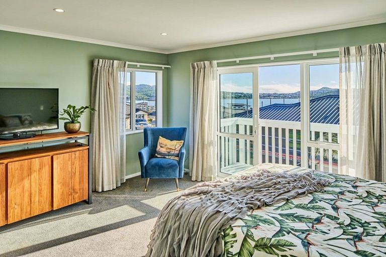 Photo of property in 28 Margaret Shields Avenue, Aotea, Porirua, 5024