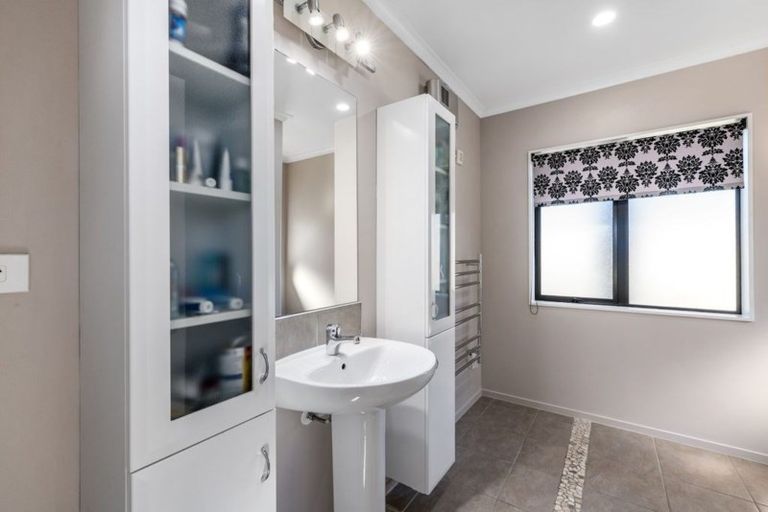 Photo of property in 8 Frame Crescent, Rolleston, 7614