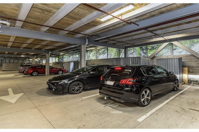 Photo of property in Patent 326 Apartments, 203s/326 Evans Bay Parade, Hataitai, Wellington, 6021