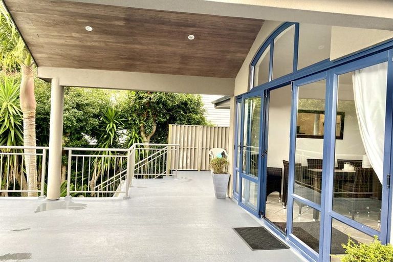 Photo of property in 473 East Coast Road, Murrays Bay, Auckland, 0630