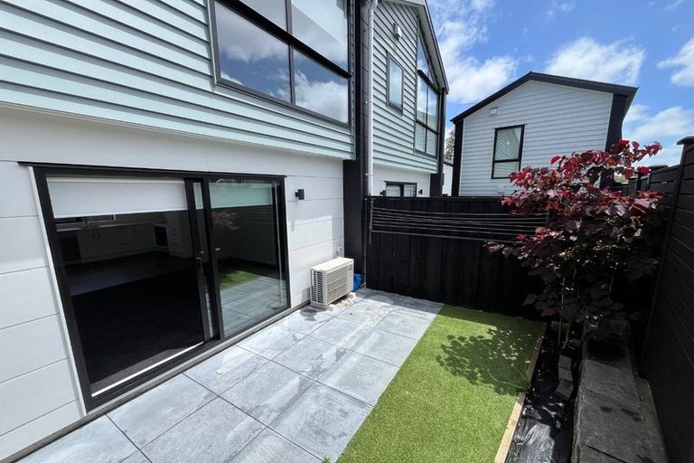 Photo of property in 2/110 Kervil Avenue, Te Atatu Peninsula, Auckland, 0610