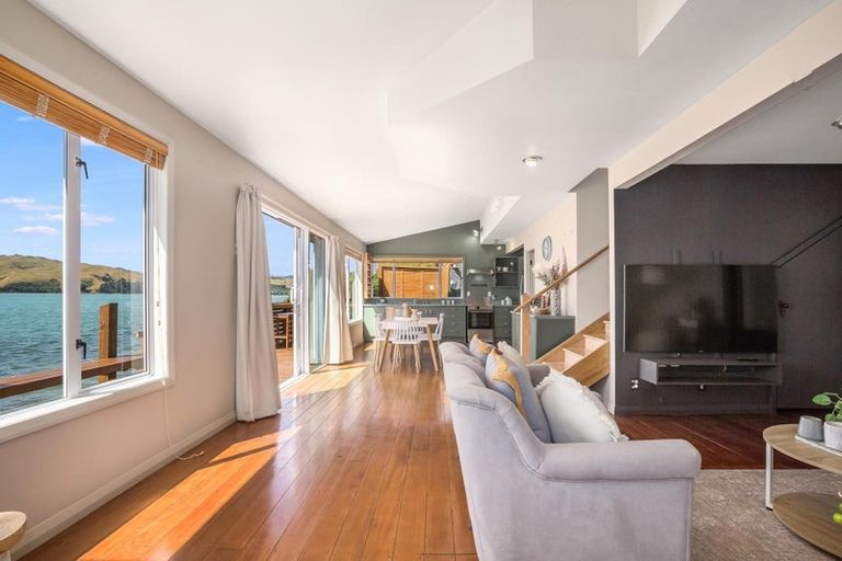 Photo of property in 14a Trevor Terrace, Paremata, Porirua, 5024