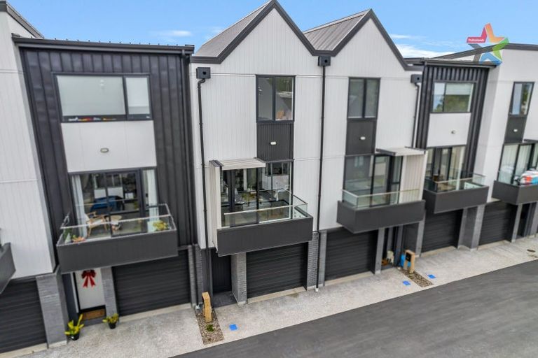 Photo of property in 45 John Street, Stokes Valley, Lower Hutt, 5019