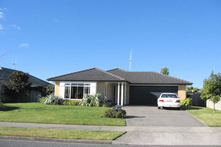 Photo of property in 18 Cate Road, Rototuna, Hamilton, 3210