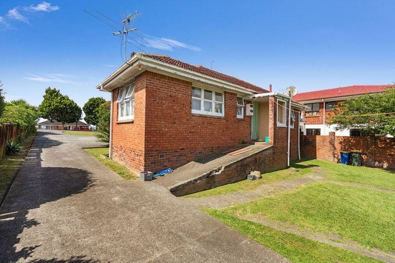 Photo of property in 184 Great North Road, Glendene, Auckland, 0612
