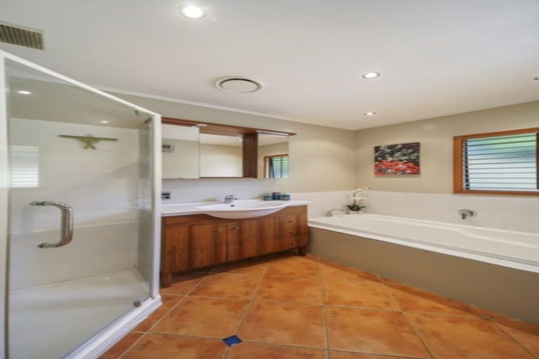 Photo of property in 29 Woodview Rise, Botany Downs, Auckland, 2010