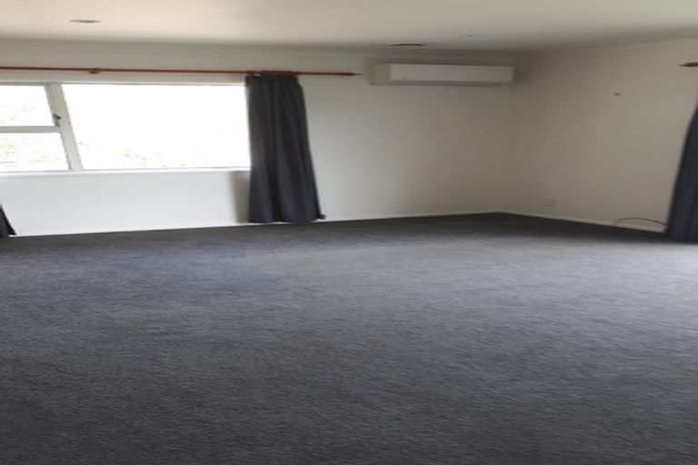Photo of property in 1/32 Hellyers Street, Birkdale, Auckland, 0626