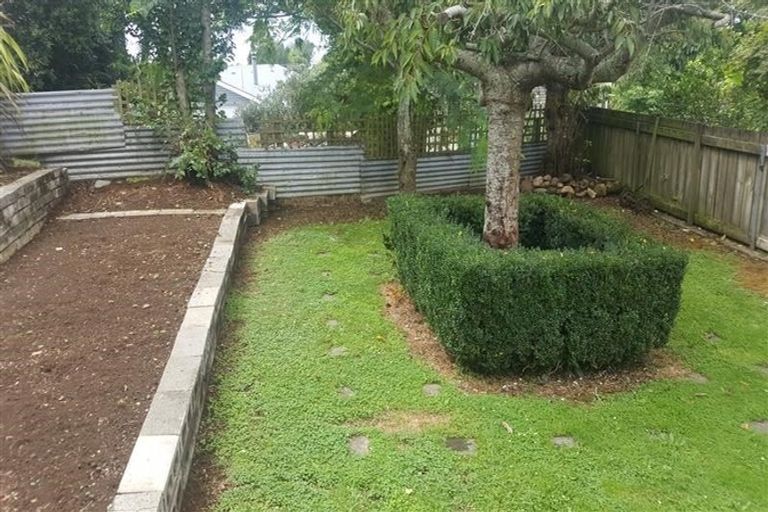 Photo of property in 6 Hughson Street, Waitara, 4320